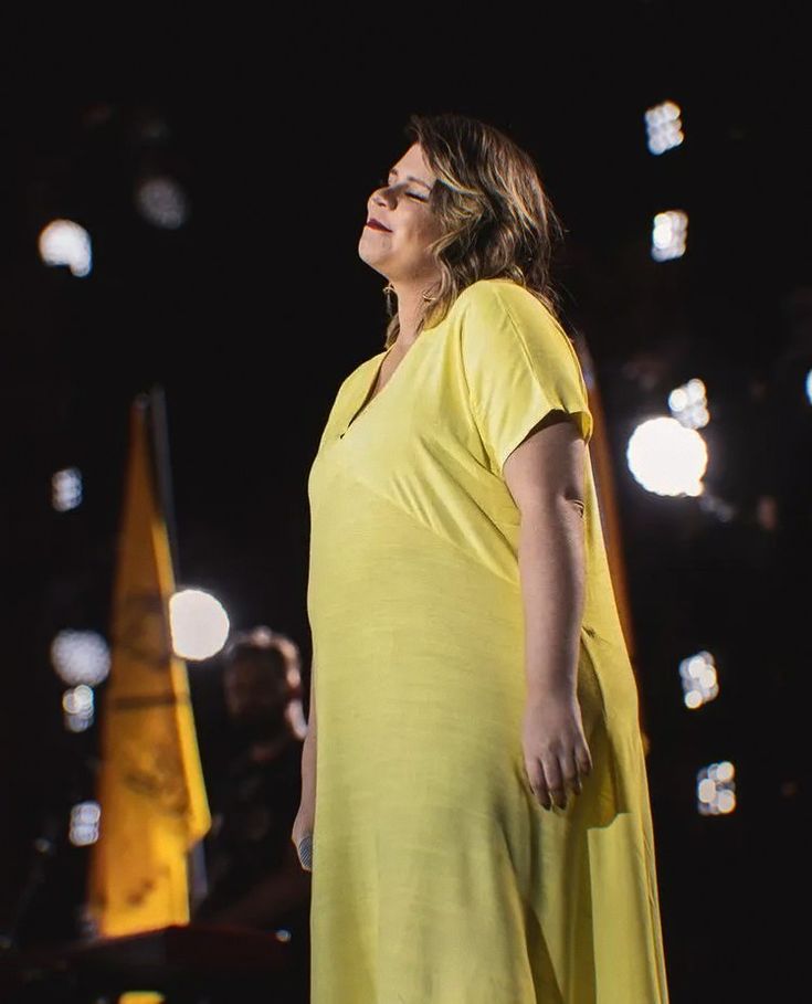 Graveto ultrapassou 300M de streams no Spotify. Ao todo, Marilia Mendonça obtém 9 músicas acima de 300M dentro da plataforma. 💛