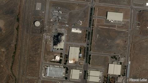 🚨 BREAKING: NATANZ STRIKE

The United States has reportedly carried out a direct strike on Iran’s Natanz nuclear enrichment facility, using powerful “bunker buster” bombs designed to penetrate hardened underground sites.
▪️ Natanz is the core of Iran’s nuclear program