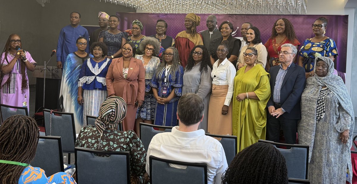 UNBenin's tweet photo. 🇧🇯Ouverture ce jour du Forum international du leadership au féminin #FILEF,en présence de @gouvbenin, @UNBenin & divers partenaires.
Le leadership féminin se construit par l’audace,la solidarité & des actions concrètes pour lever les barrières.
Ensemble pour un avenir + inclusif. https://t.co/6mj2iAxbXm