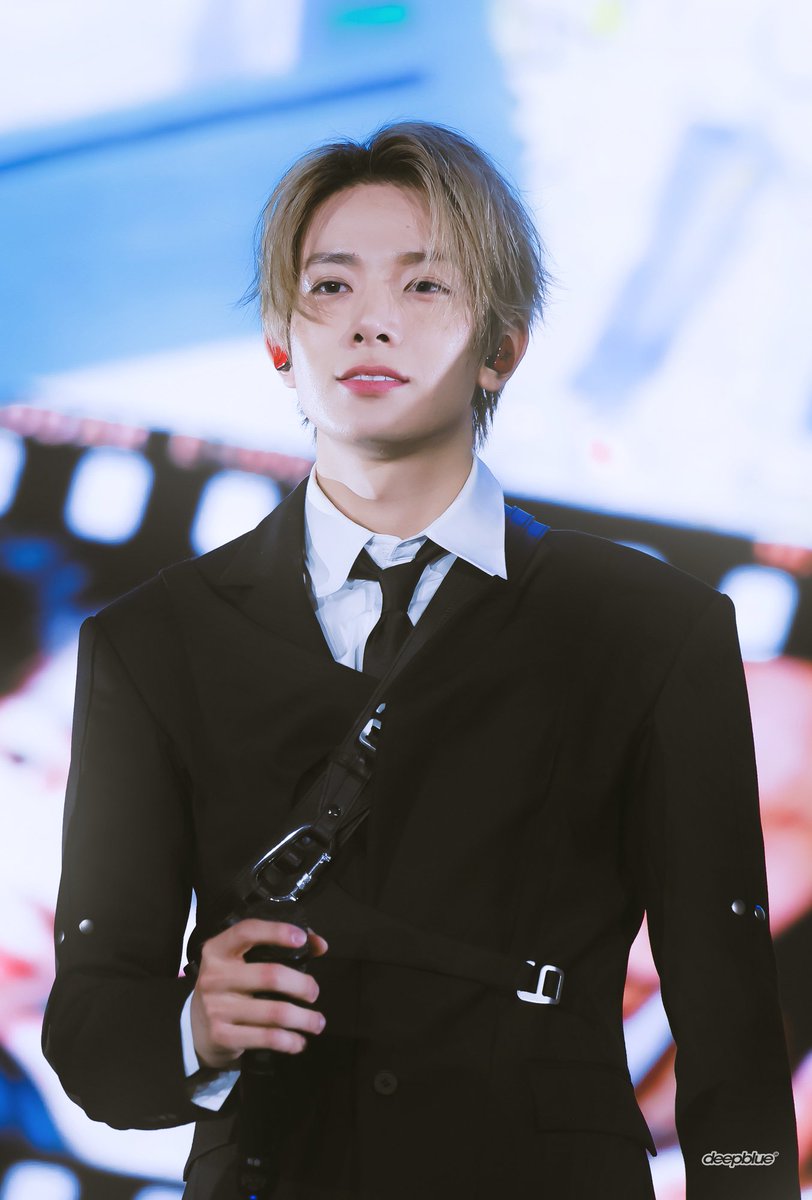 𝗱𝗲𝗲𝗽𝗯𝗹𝘂𝗲 tweet media