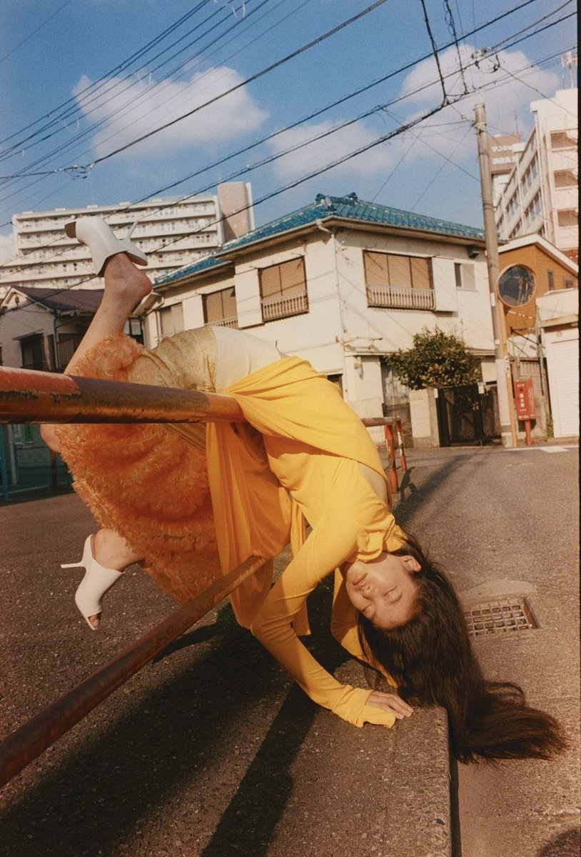 Modelos Con Ciática tweet media