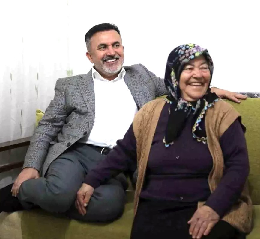 Adana Ak Parti İl Başkanı <a href="/Tamer_Dagli/">Tamer Dağlı 🇹🇷</a> ‘nın annesi Gülcan Dağlı (90) hayatını kaybetti. Dağlı'nın cenazesi bugün öğle namazını müteakip Buruk mezarlığında toprağa verildi