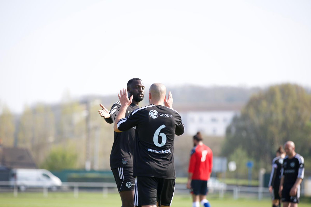 Variétés C.F. tweet media