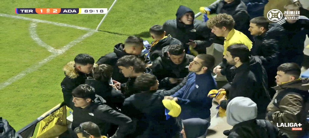 Hardcorcón tweet media