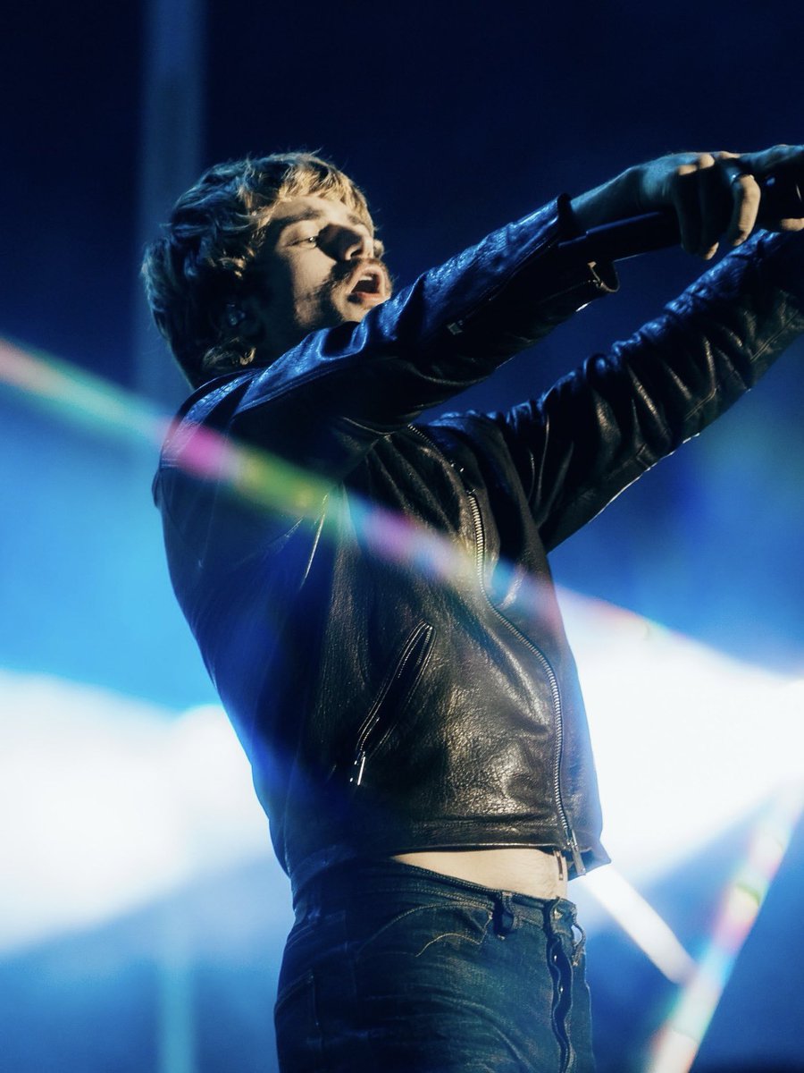 Hay 🎱 tweet media