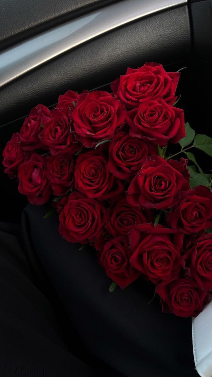 عٍيدِ وُمطُرٍ وُشُوُفُة محٍيآڪ

تڪفُيني عٍن ڪلُِ آلُِأمآني وُرٍضآڪ