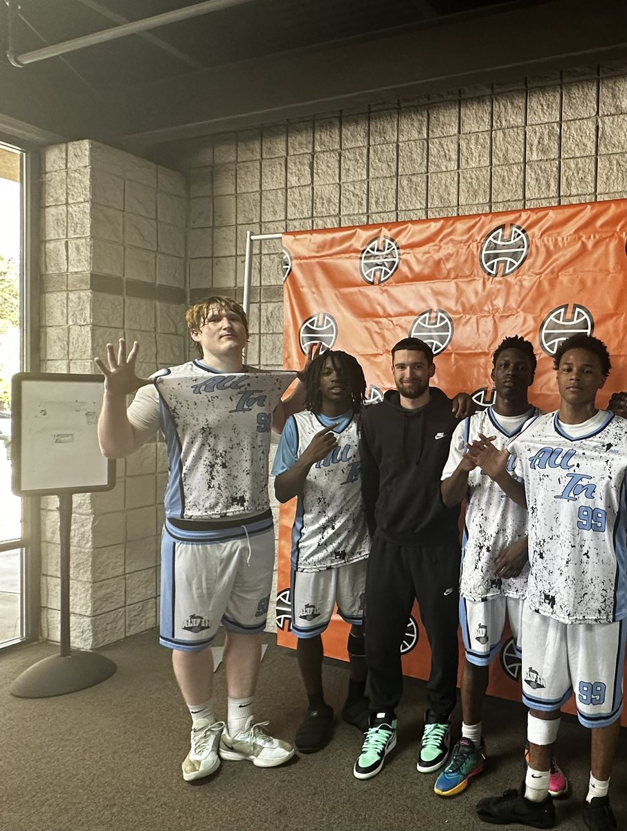 Lyle Smith tweet media