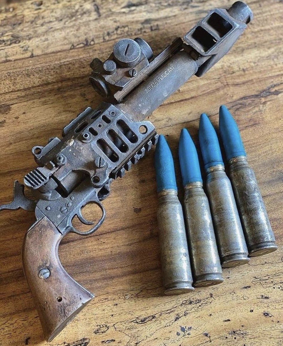 Weapons Daily tweet media