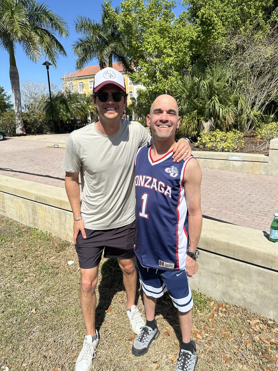 Mark_Turan's tweet photo. Great to meet @stevemoakler in Ave Maria. Sound check was great. Can’t wait for the show. https://t.co/XG6qiNDnAu