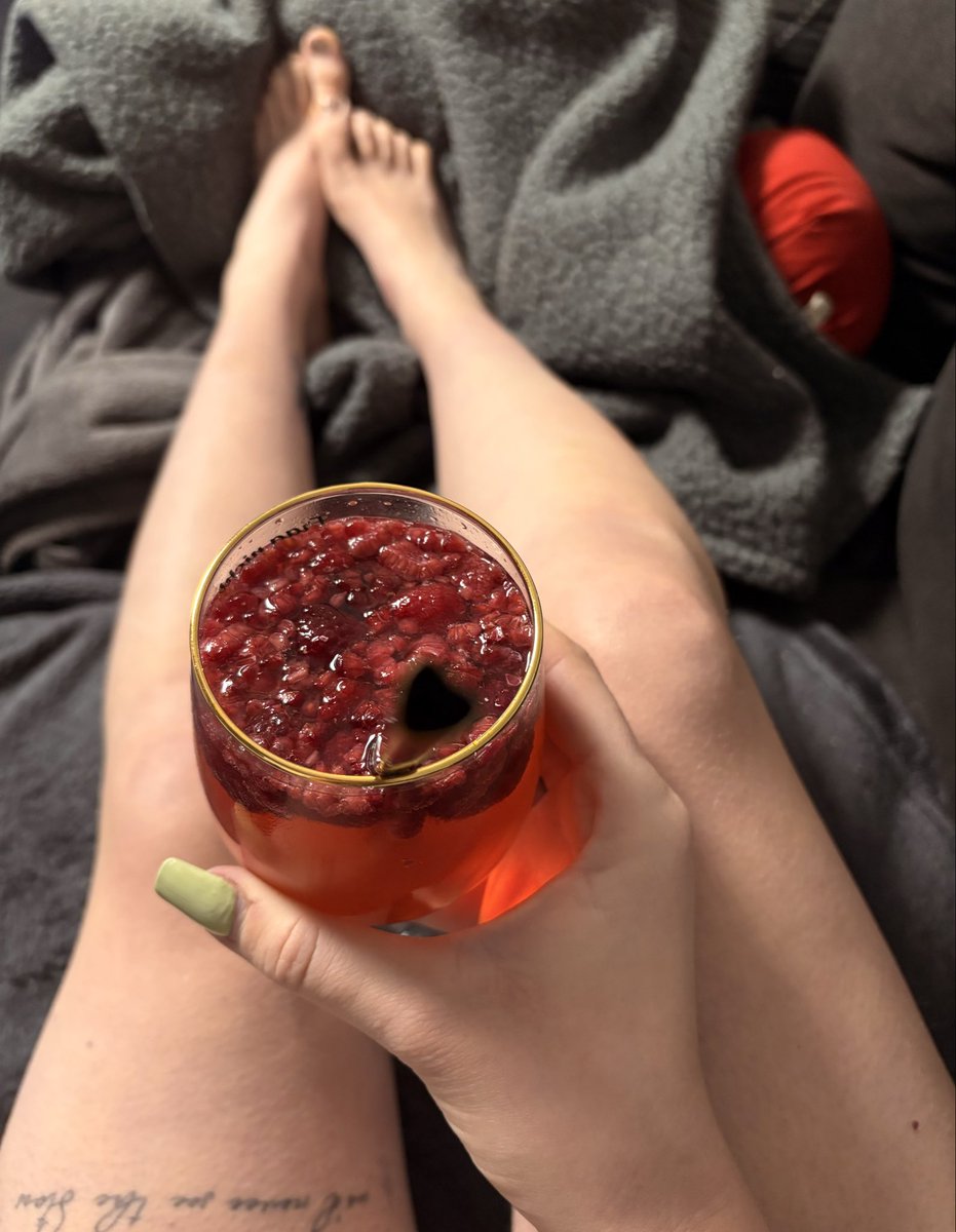 Gl1tzer_in_red💋 tweet media