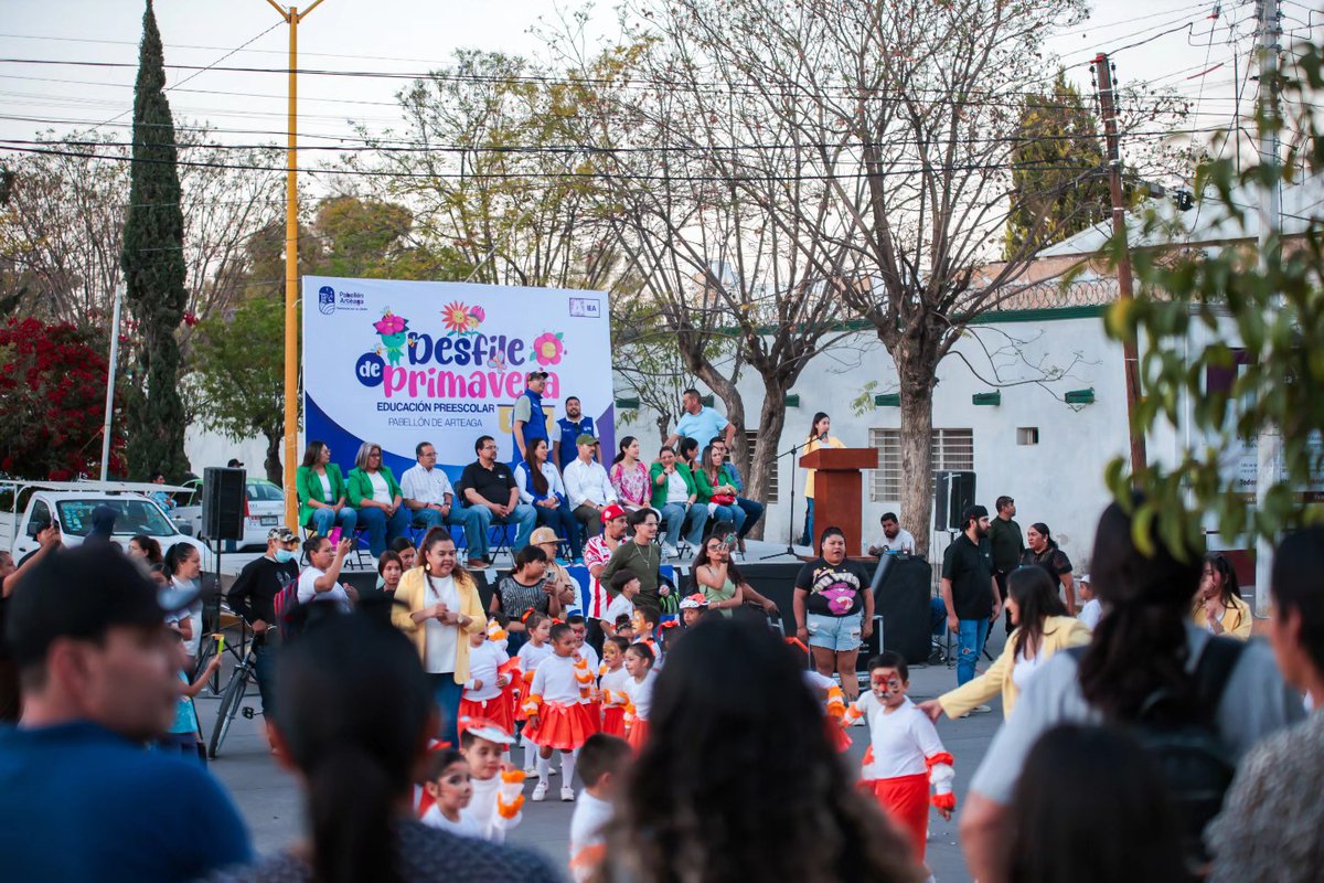 El_Clarinete's tweet image. Pabellón de Arteaga celebra la primavera con desfile lleno de color y alegría #Pabe tinyurl.com/4jnevr9r