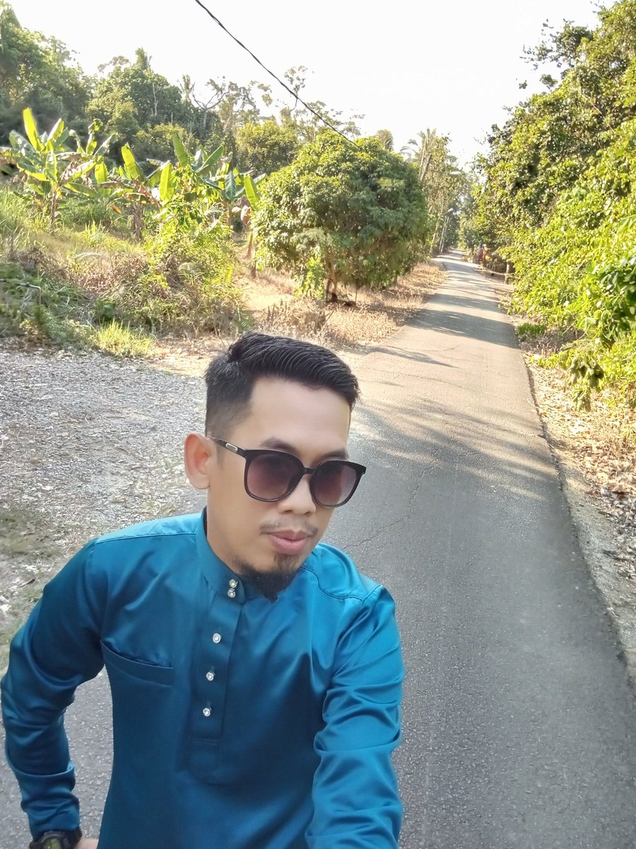 may_klate's tweet photo. Selamat hari raya Aidilfitri maaf zahir batin #raya #rayasingle #raya2026 #solo https://t.co/JrSDmRsX36