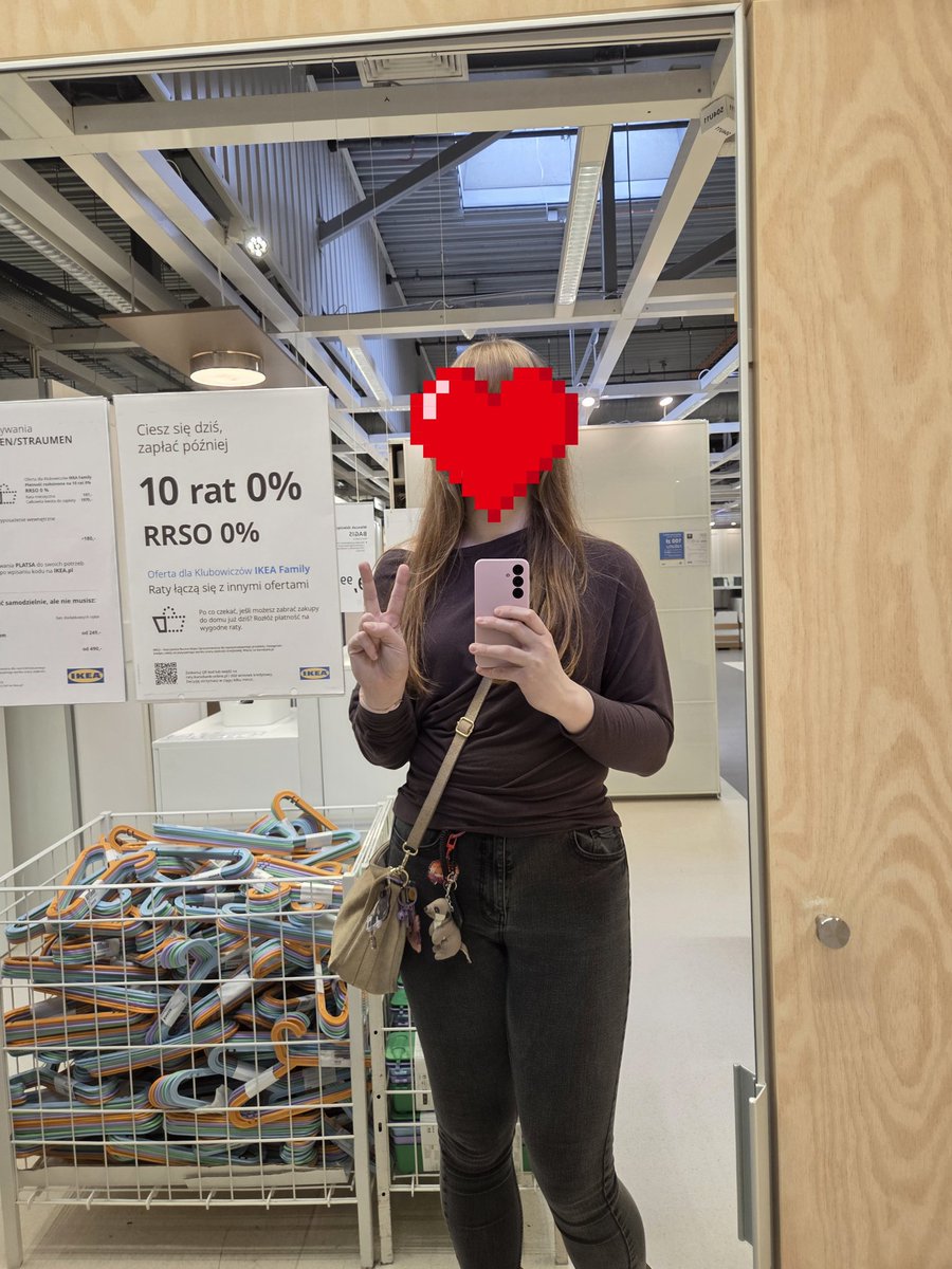 a plastic doll ⚢ tweet media