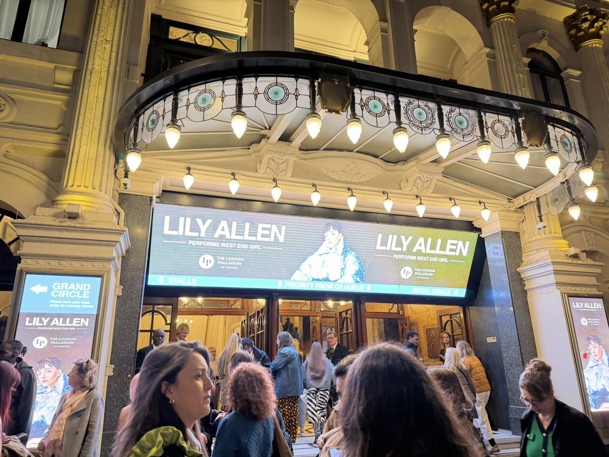 Miss Tess tweet media