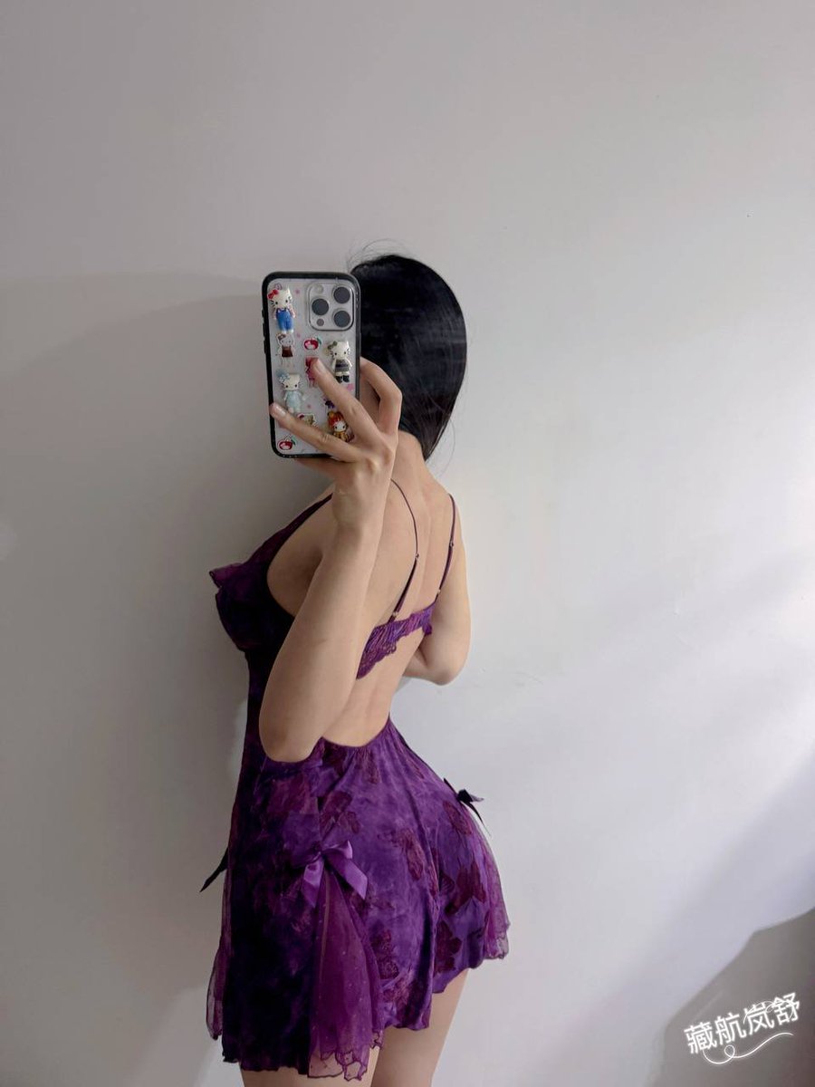 Barbaraembar's tweet photo. 大家都说紫色有韵味，岚舒穿这个是不是特别有感觉？ 

那种想靠近、想抱、想……的冲动，有没有一下子就上来了？ https://t.co/GnLtUm63wP