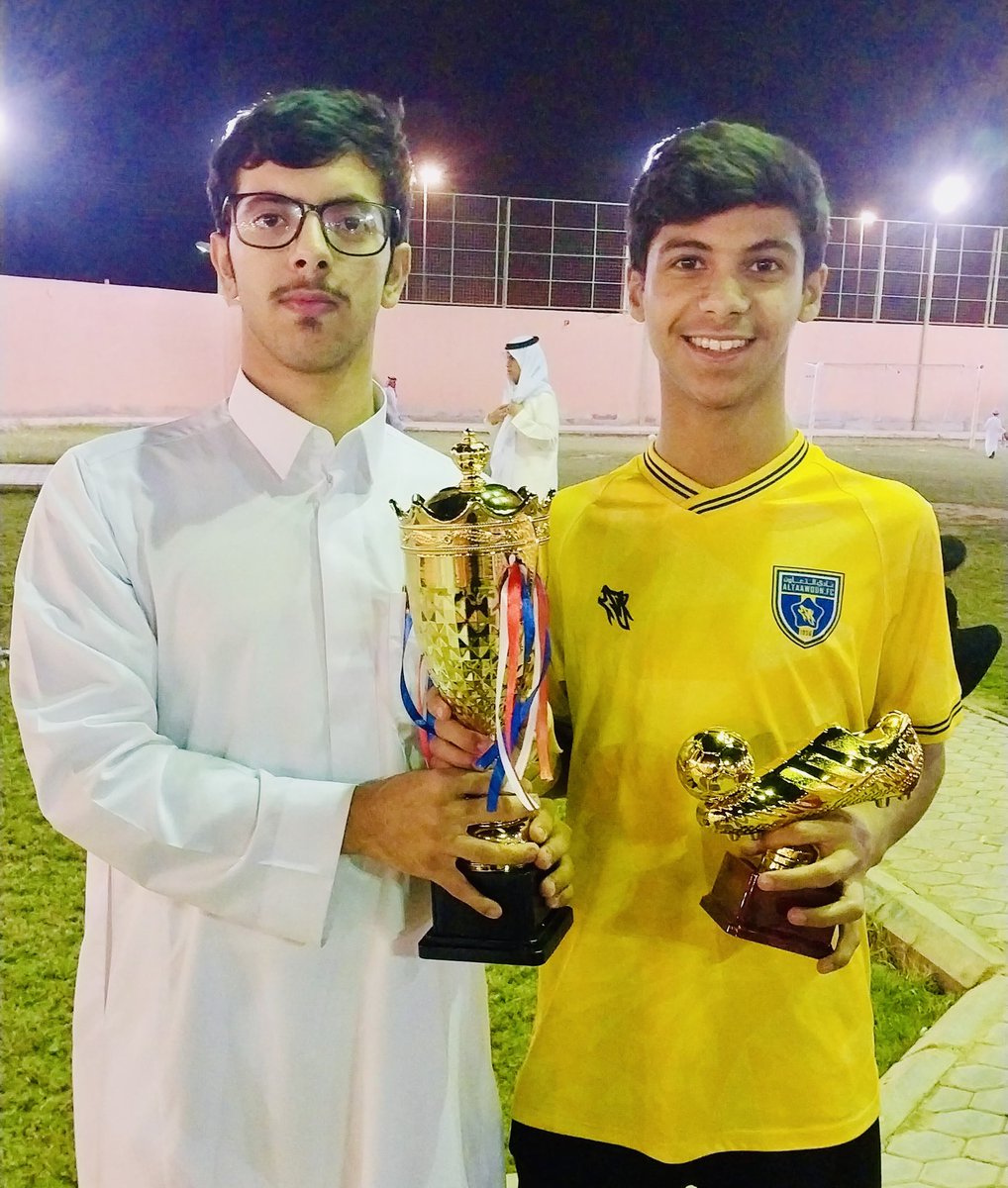 تكريم الفائزين في دوري الشباب

#اسرة_الطيار
#الزلفي
#اللقاء_السنوي
#لقاء_١٤٤٧هـ