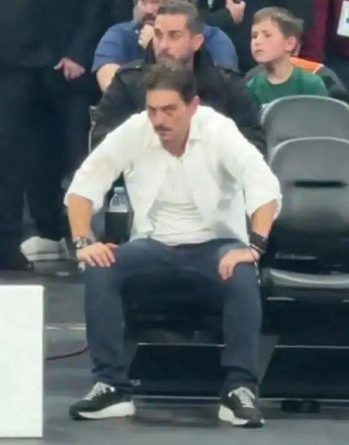 Λυκομπαλος tweet media