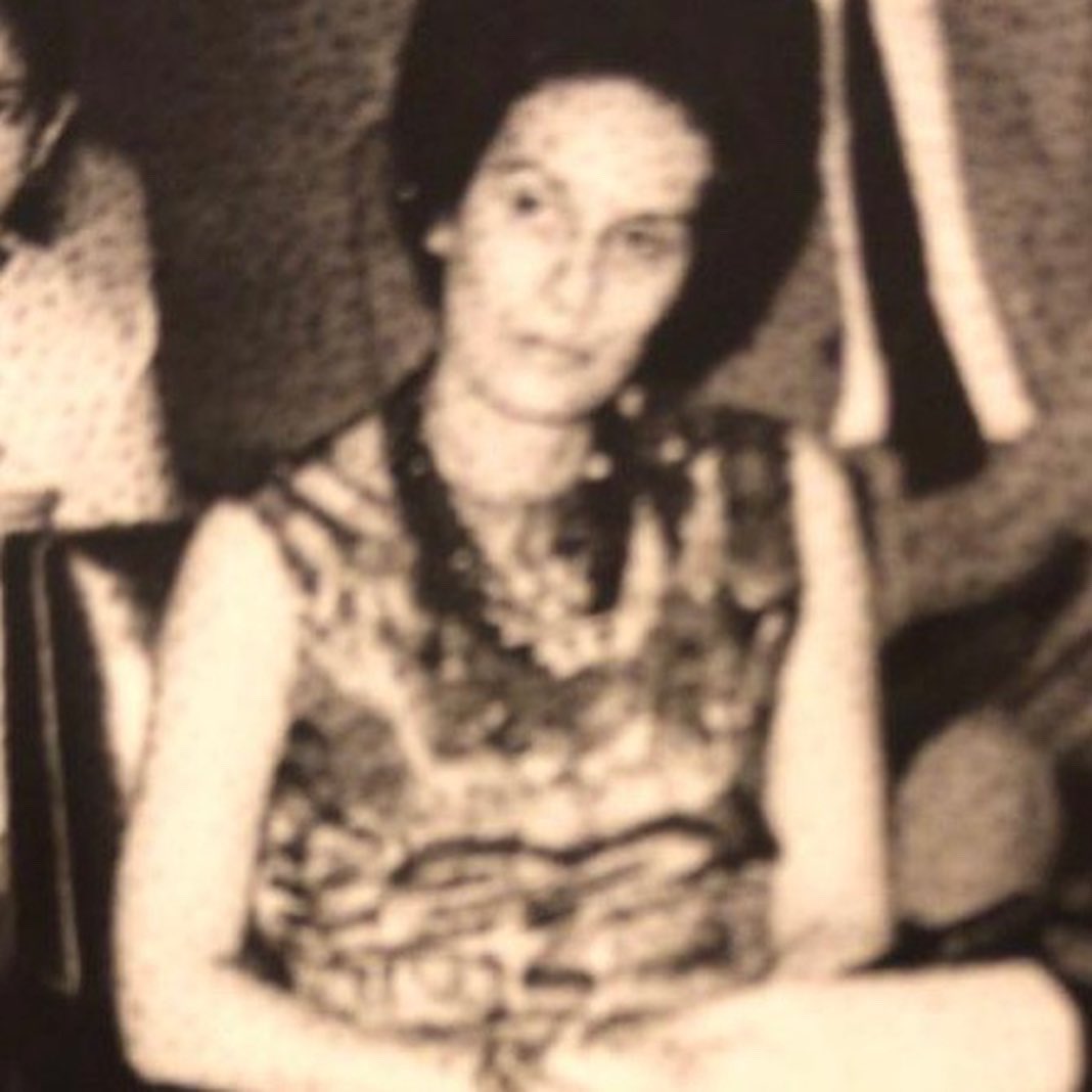 #50años 
-LA MADRUGADA del 24/3/76 nos encontró cantando en una Peña folclórica en el Club NOB de Chilecito…

Actividad casi cotidiana de la Juventud Peronista, para recaudar fondos y mercadería con destino a los barrios y familias mas humildes... 

-Tipo 8hs una patota de