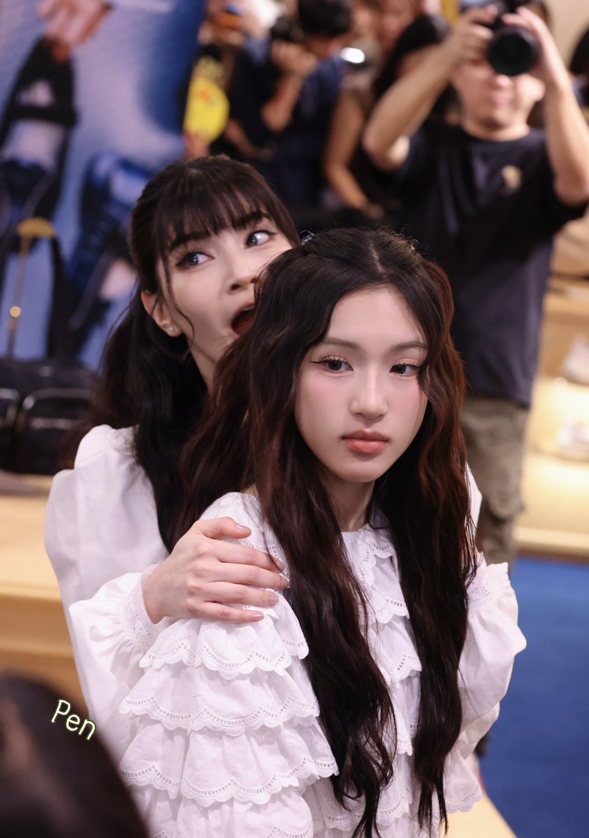aLLmuli127's tweet photo. พี่สาวของฉันชอบอยู่กับน้องสาวคนนี้มาก👀
@mable_siriwalee 
@pangjiewr 

#blejie
#Mable_Siriwalee 
#pangjiewr https://t.co/y4nE0a1V1Q