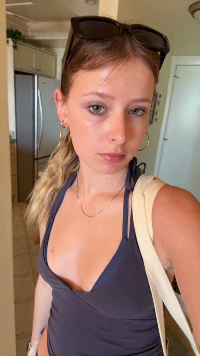 urbratamber's tweet photo. All you do is goon to college girls, funding their life.  How pathetic. https://t.co/b2I4xASfj0