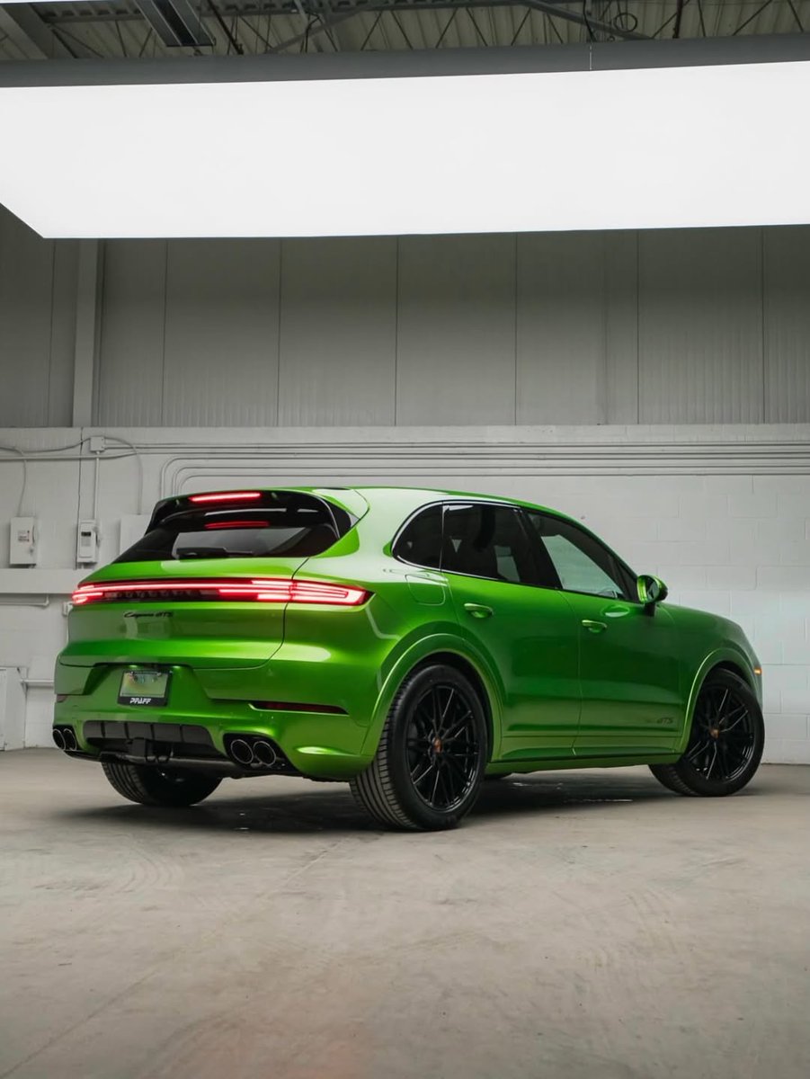 nocarcontext's tweet photo. PORSCHE Cayenne GTS 💚💚 https://t.co/mEpoERgnk3