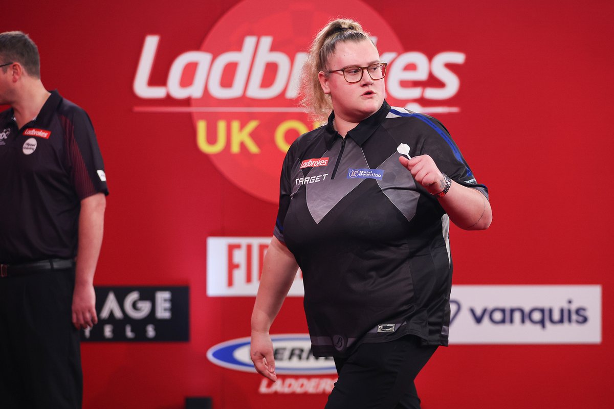 PDC Darts tweet media