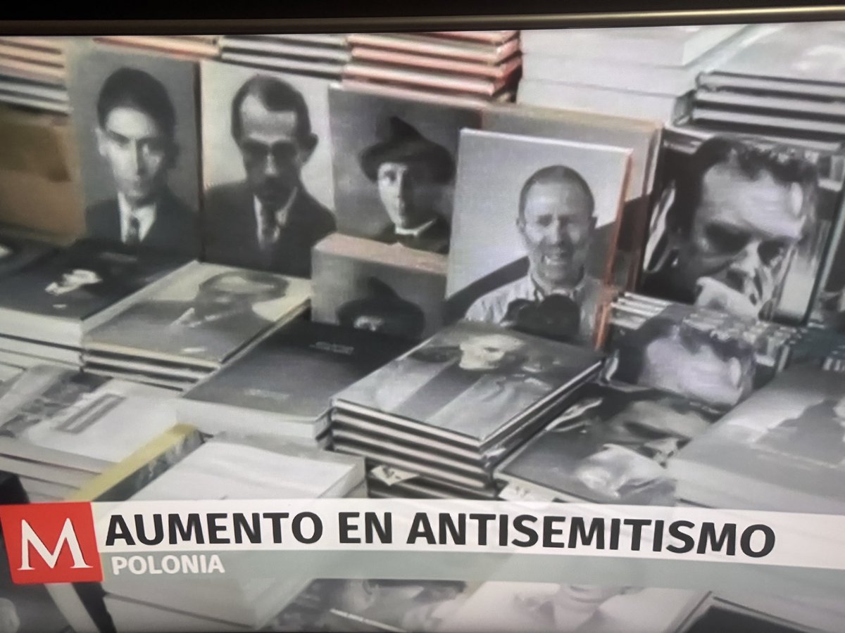 Zoon_Politico's tweet photo. @Milenio Milenio siendo una @Milenio 
Pobrecitos judíos. NO EXISRE EL ANTISEMITISMO. Se odia, aborrece, vomita, caga el SIONISMO ese mismo que es lo mismo que el NaZlsmo y se calla por los
Medios culeros como este https://t.co/ILhARgPvxS