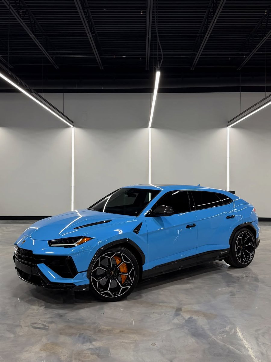 nocarcontext's tweet photo. Lamborghini Urus Performante 💙💙 https://t.co/JBFpXFIAvL