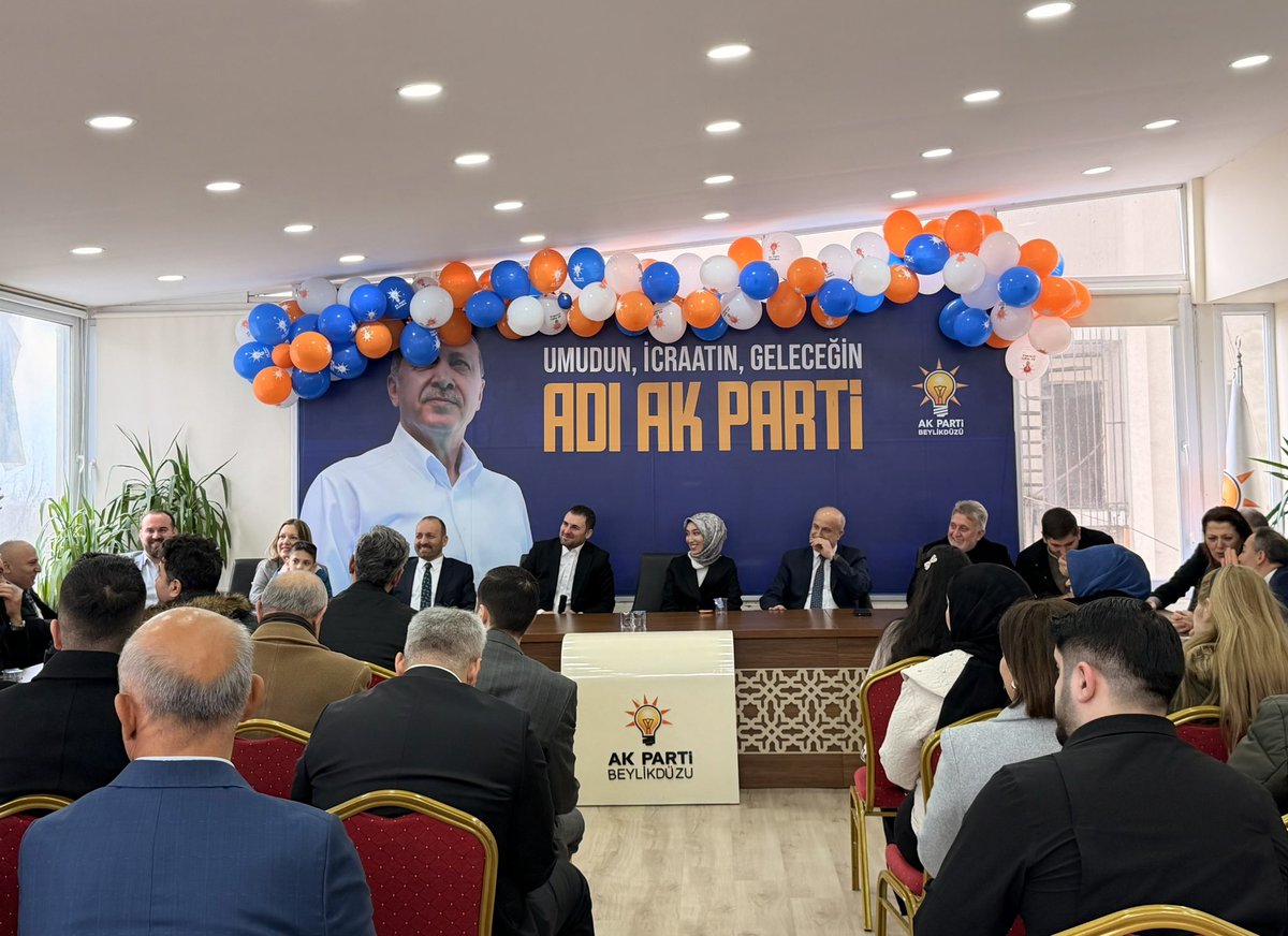 AvIsmailDamat's tweet photo. 📍Beylikdüzü
Geleneksel bayramlaşma programı için @akpartibduzu İlçe Başkanlığımızda sorumlu vekilimiz @RumeysaKadak ilçe koordinatörümüz @ilkergurbuzorg katılımıyla teşkilat mensuplarımızla bayramlaştık. Başarılı ramazan ayı programları nedeniyle ilçe başkanımız @mnecatiisik kardeşimin şahsında tüm kardeşlerimi kutluyorum. Hayırlı Bayramlar…