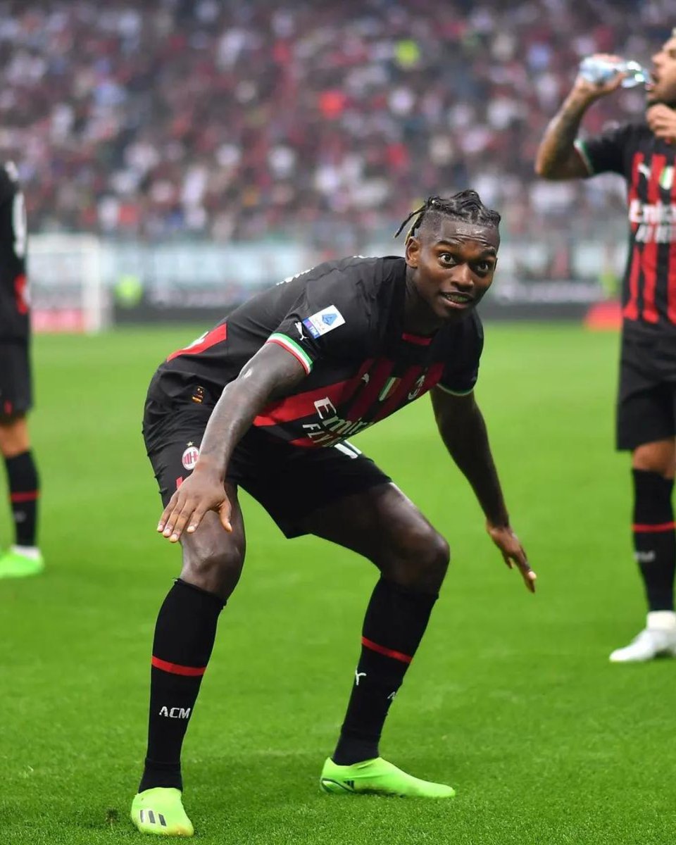 Sleeper AC Milan tweet media