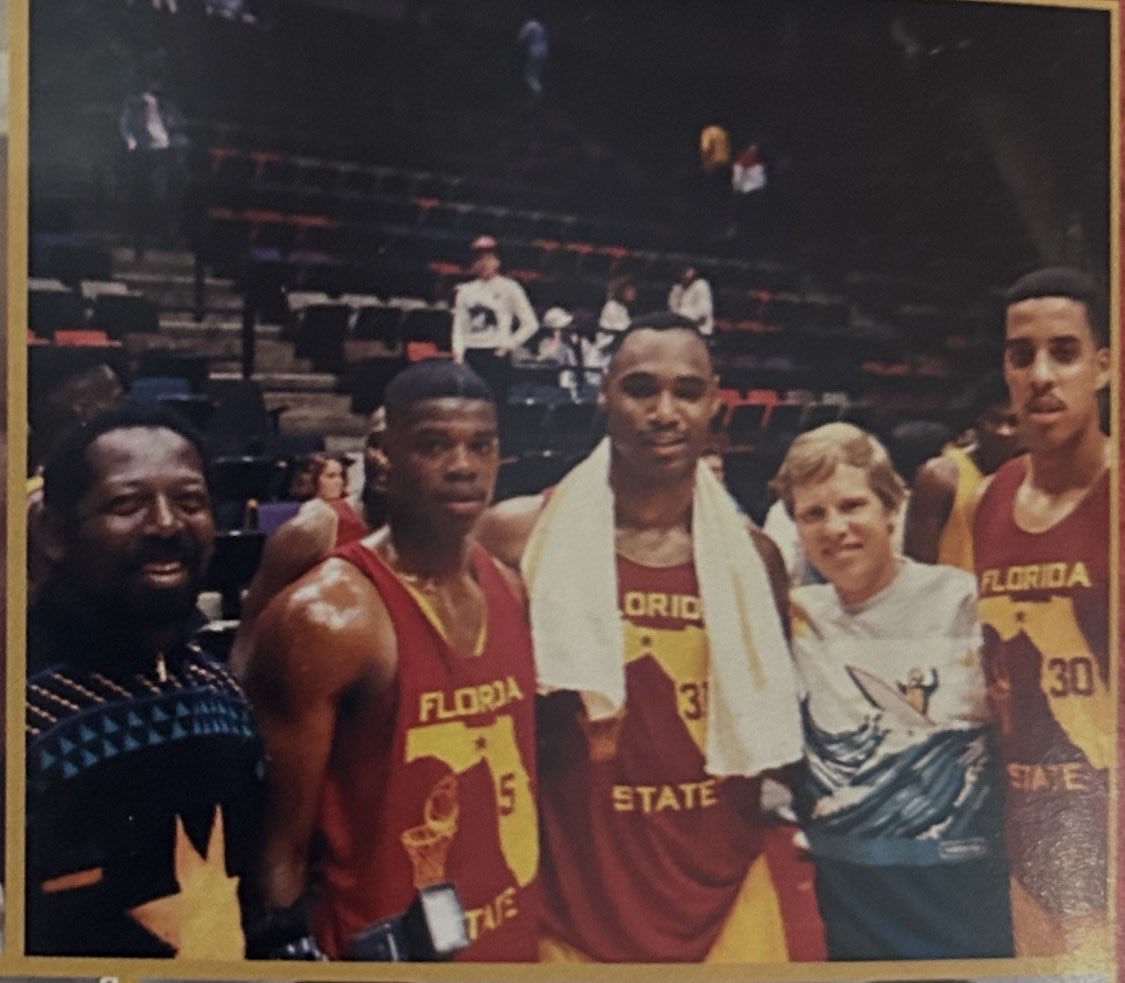 David White’s Celebration of Life Service was beautiful today. The tight knit St. Pete community came out in full force to honor &amp; pay tribute to one of their own. Former teammates Irv Thomas, <a href="/RealCharlieWard/">Charlie Ward</a>, Michael Polite, &amp; Lorenzo Hands attended as well. RIP ❤️🙏