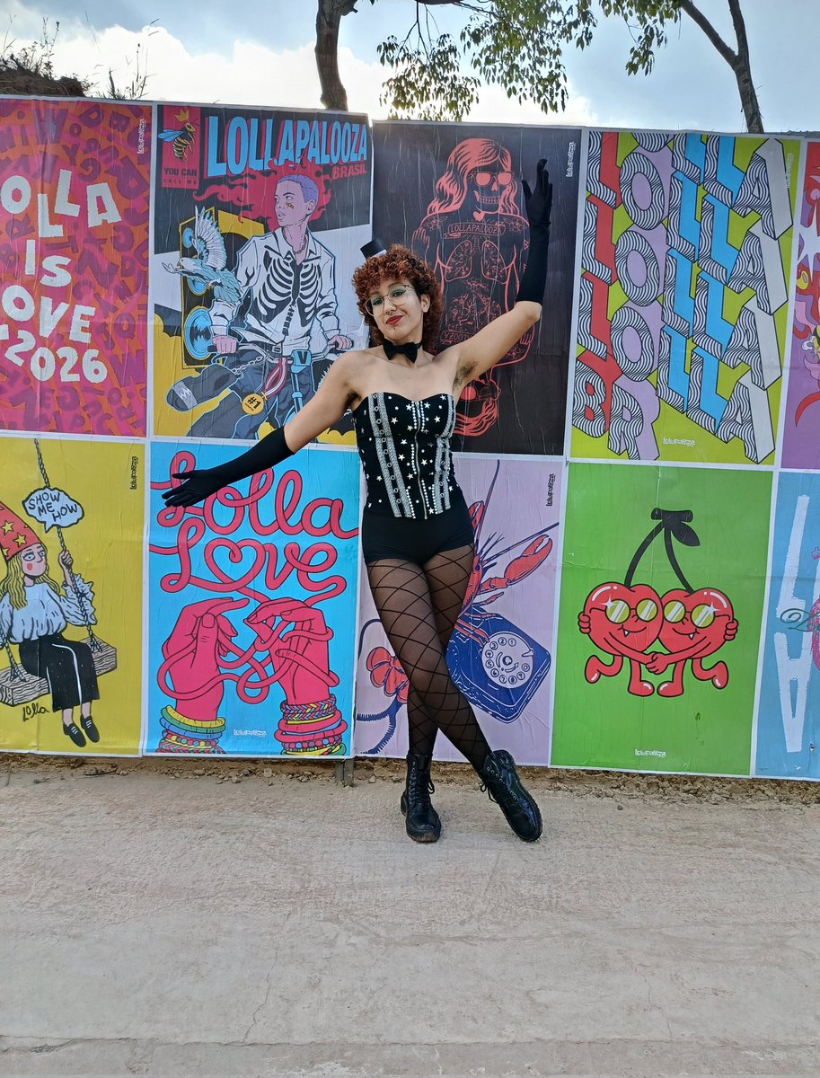 the ana who fell to earth 🛸 tweet media