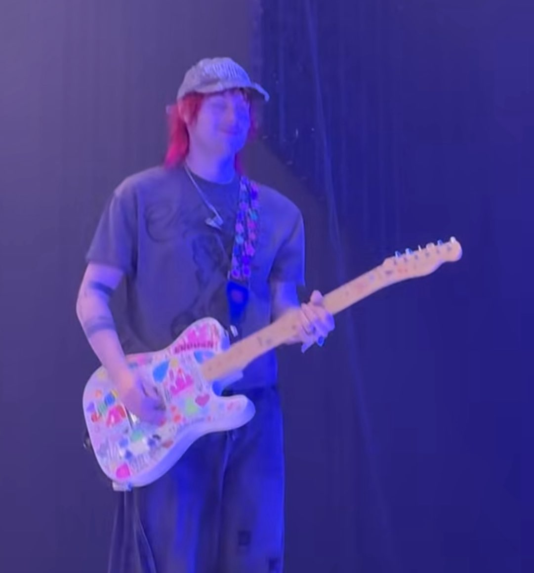 raya 👾 tweet media