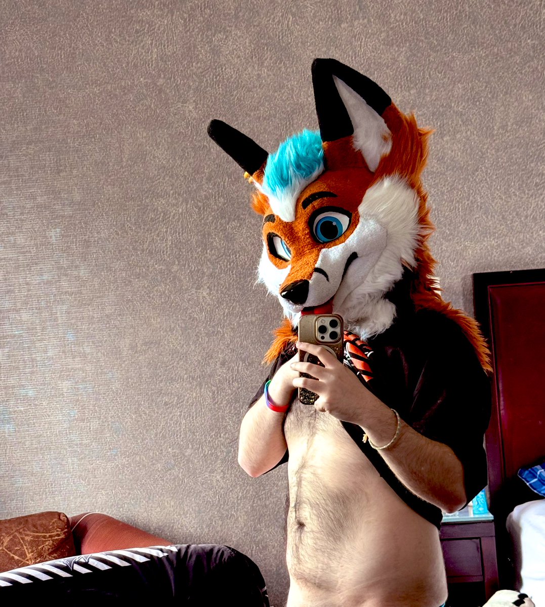 Blep 🇨🇦🏳️‍🌈🦊 tweet media