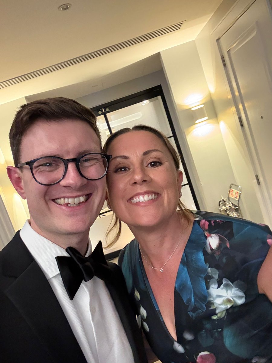 ClaireFoweraker's tweet image. It’s been a busy weekend at @enhanced_c_s

Last night we celebrated 10 years of #teamECS &amp;amp; today we were at @SouthamptonFC working with @SCAS999 &amp;amp; @stjohnambulance including a drill for a cardiac arrest in the stand as a joint team CPD pre match practicing difficult extrication