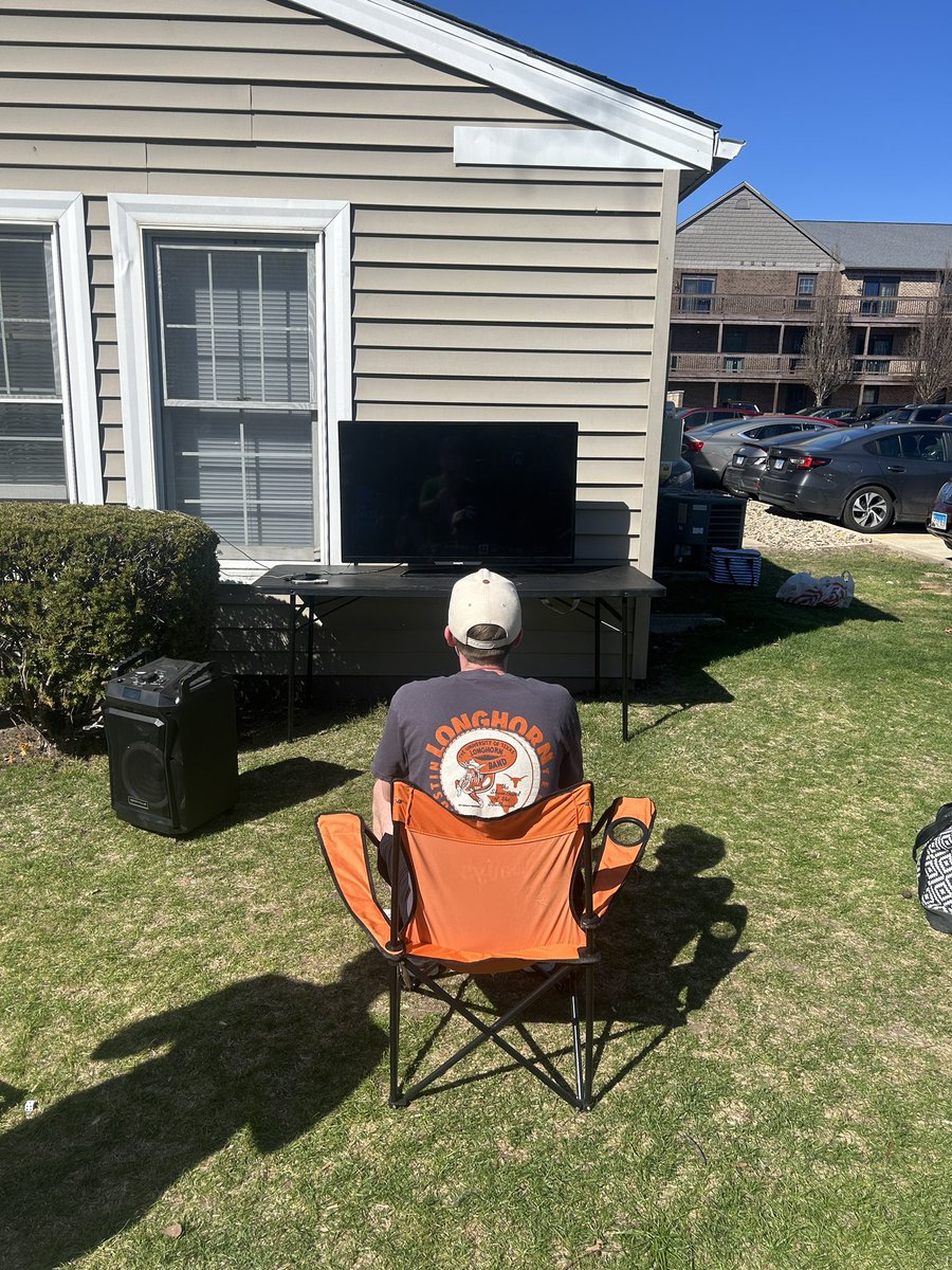AlexRojo_242's tweet photo. Priorities are set straight #MarchMadness https://t.co/ISphmval4Y
