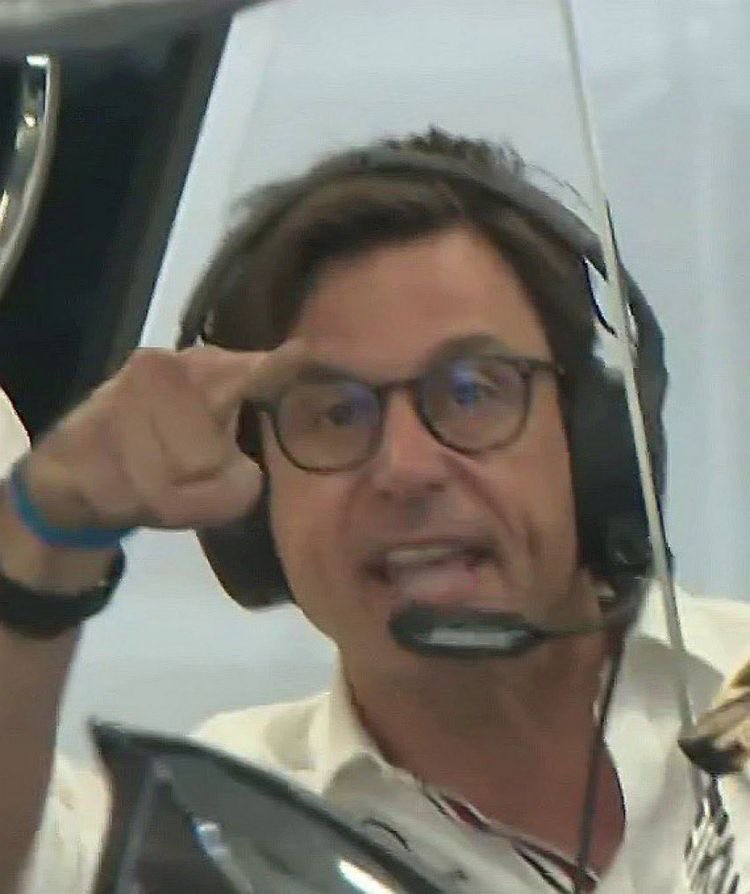 𝑅𝑜𝓈𝓁𝒶𝓃 🇷🇺 tweet media