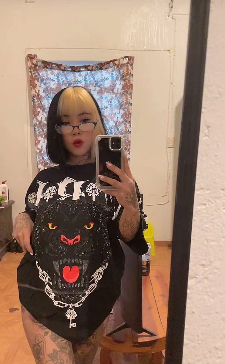 kendra petite tweet media