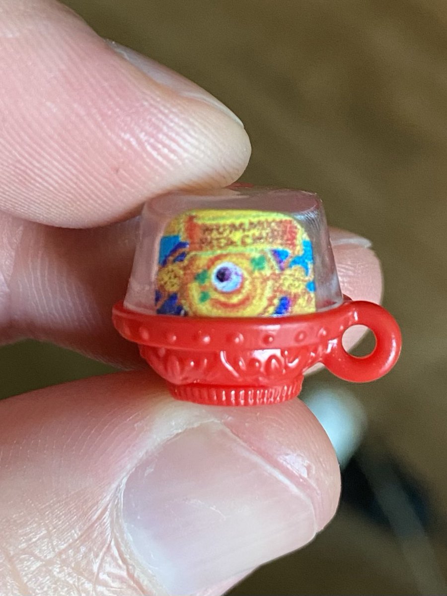 totally plastic tweet media