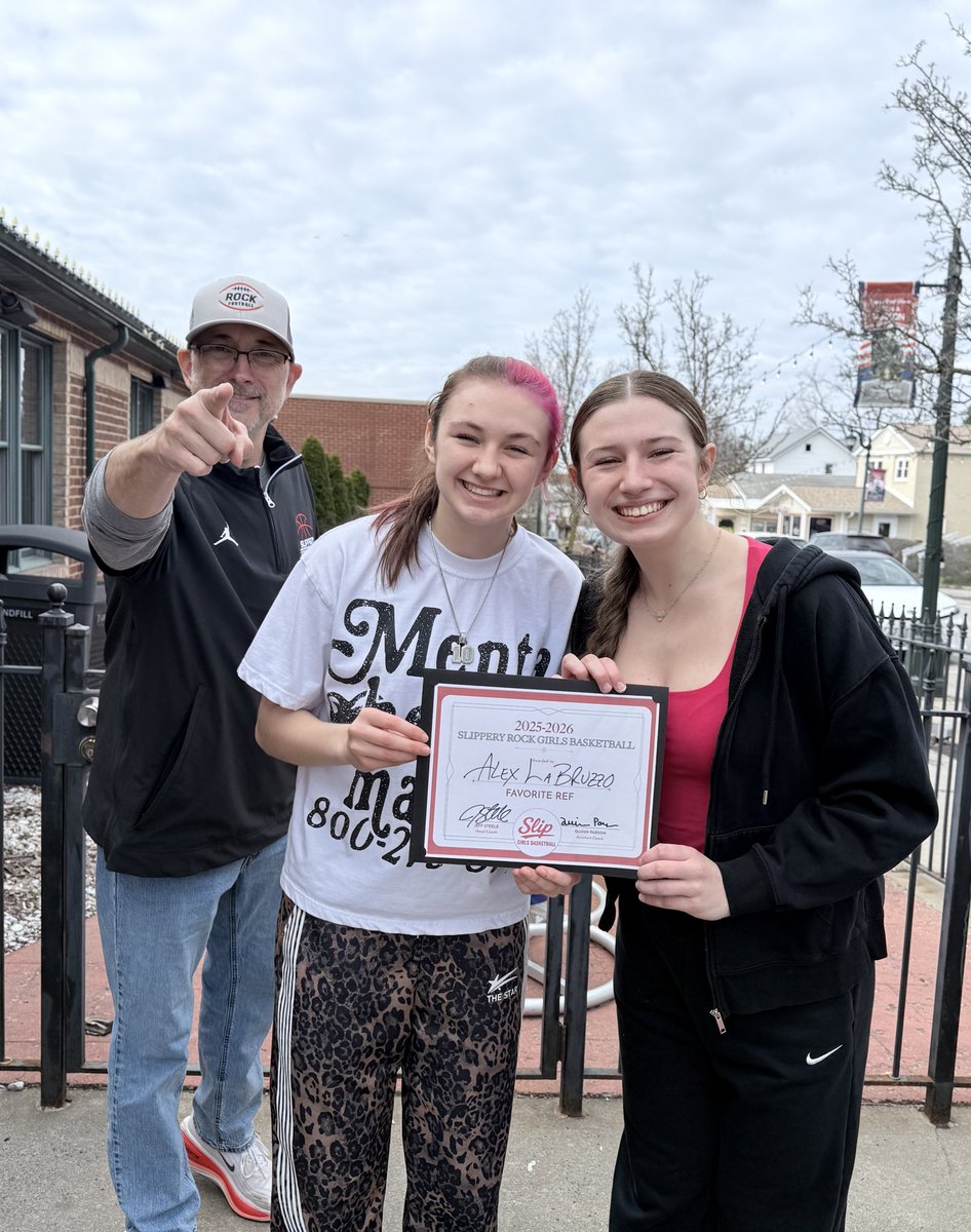 SRHS Girls Basketball tweet media