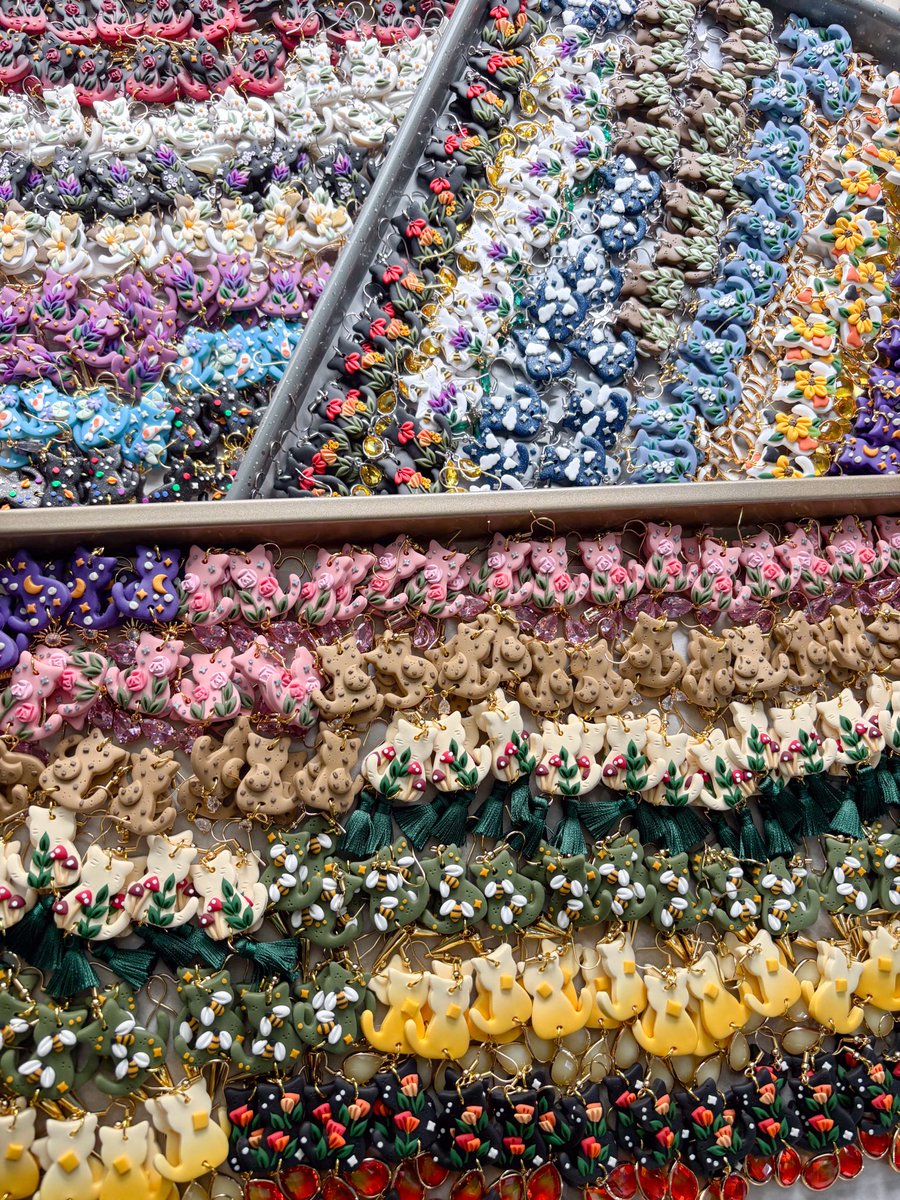 aimee makes earrings • tweet media