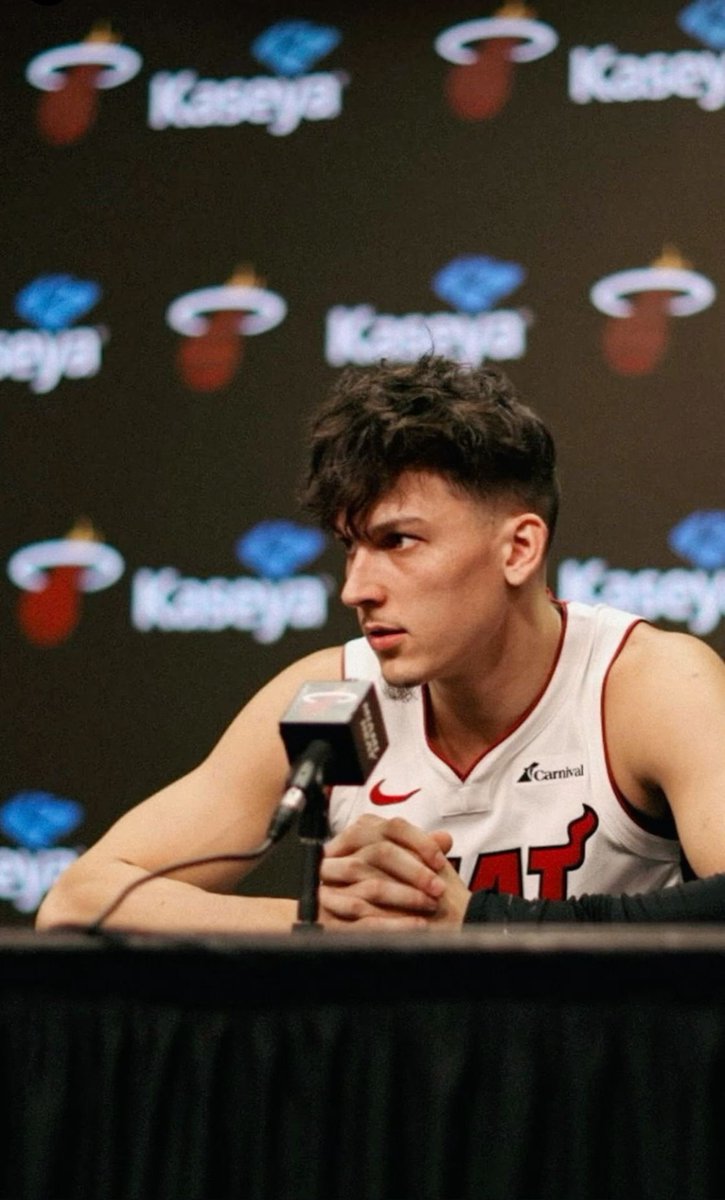 GetOffMyPelleMaxxerson tweet media