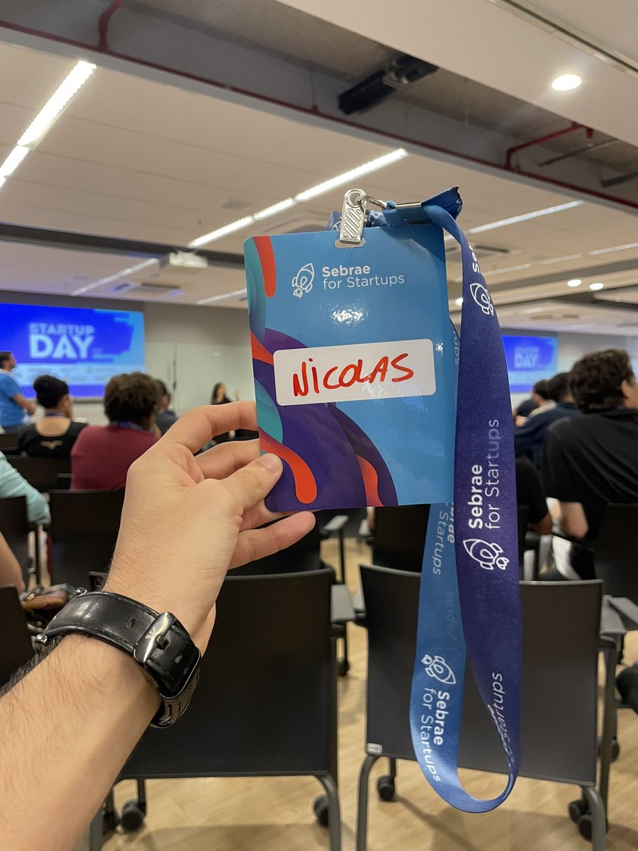 hoje eu participei do sebrae for startups e tirei alguns insights. 

> Foque em construir comunidades.

> Não existe remédio contra a falta de ambição. 

> Nunca foi tão fácil e barato na história validar uma ideia com a IA. 

> Equity é a coisa mais valiosa que 
você pode ter.