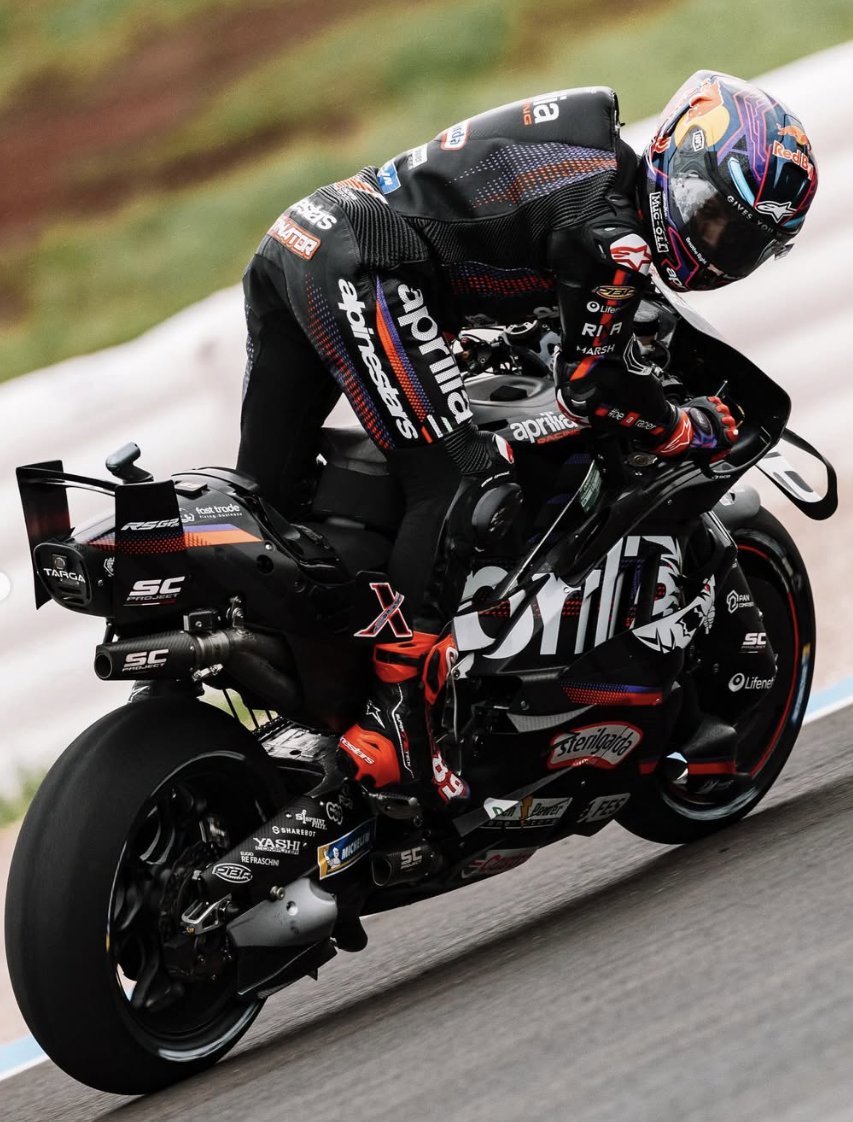 Pole_ondamadrid's tweet image. #BrazilianGP 🇧🇷 #MotoGP 
Gran victoria al #Sprint  de 🇪🇸M.Márquez🥇(1ª Sp. desde Barcelona) remontando para atacar en las últimas vueltas a un combativo 🇮🇹Di Giannantonio (2º)
3º 🇪🇸Jorge Martín vuelve al podio👏, #martinator está de regreso, no subía al podio desde Barcelona 2024