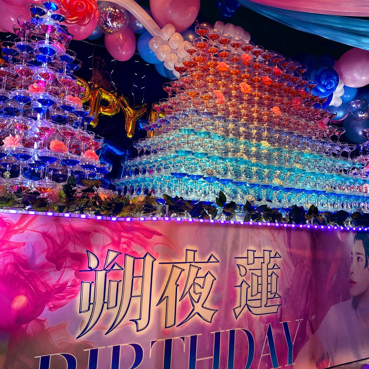 omi_1st's tweet photo. 一回売れたくらいで終わるつもりない

落ちたのも、全部自分のせい
だからもう一回、自分で這い上がる

今はまだ底辺側
でもここから上に行く過程が一番おもろいでしょ https://t.co/9QxLgzAw2k