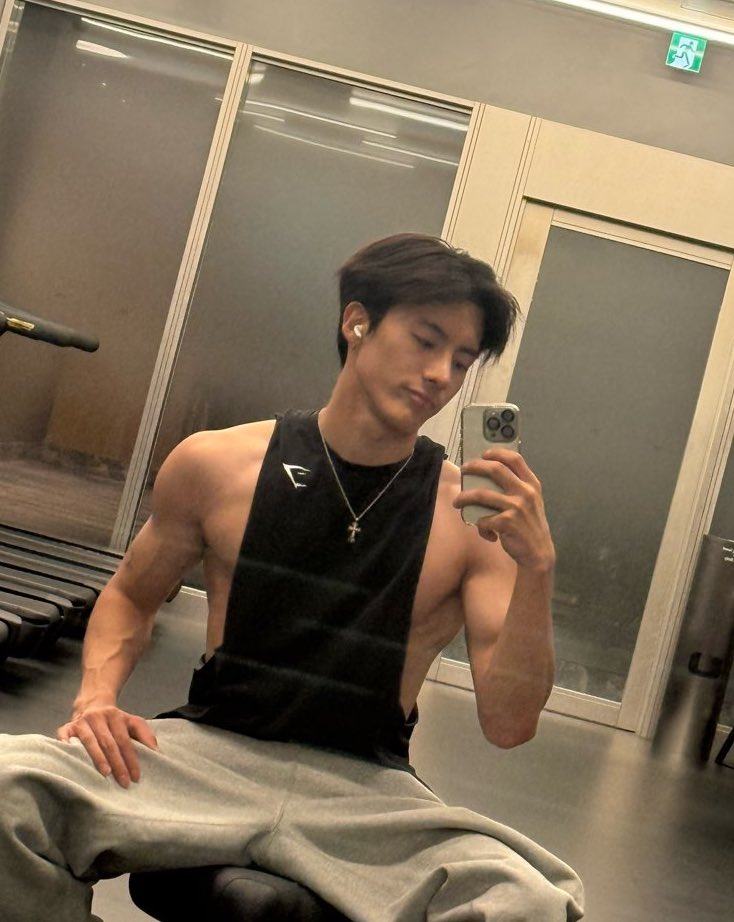 megan ★ .ᐟ tweet media