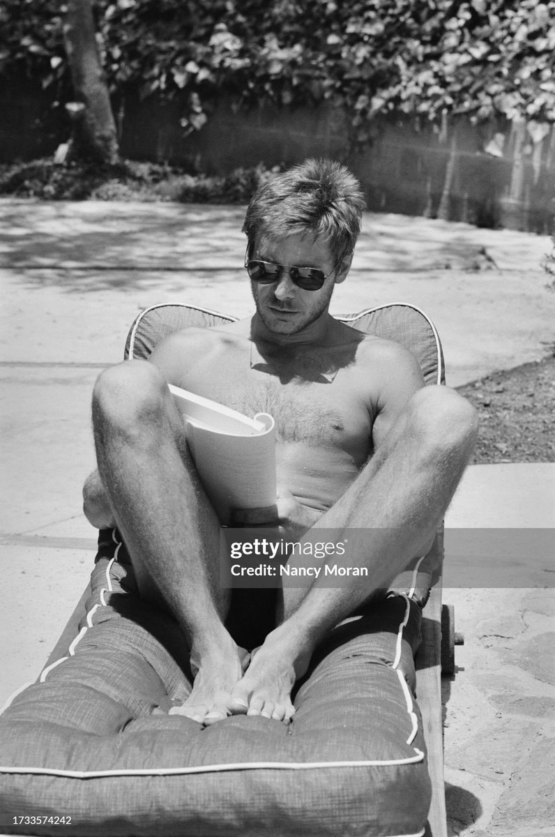 thehours_2002's tweet photo. Take my hand, wreck my plans, that’s my man https://t.co/Lf9UU48M3e