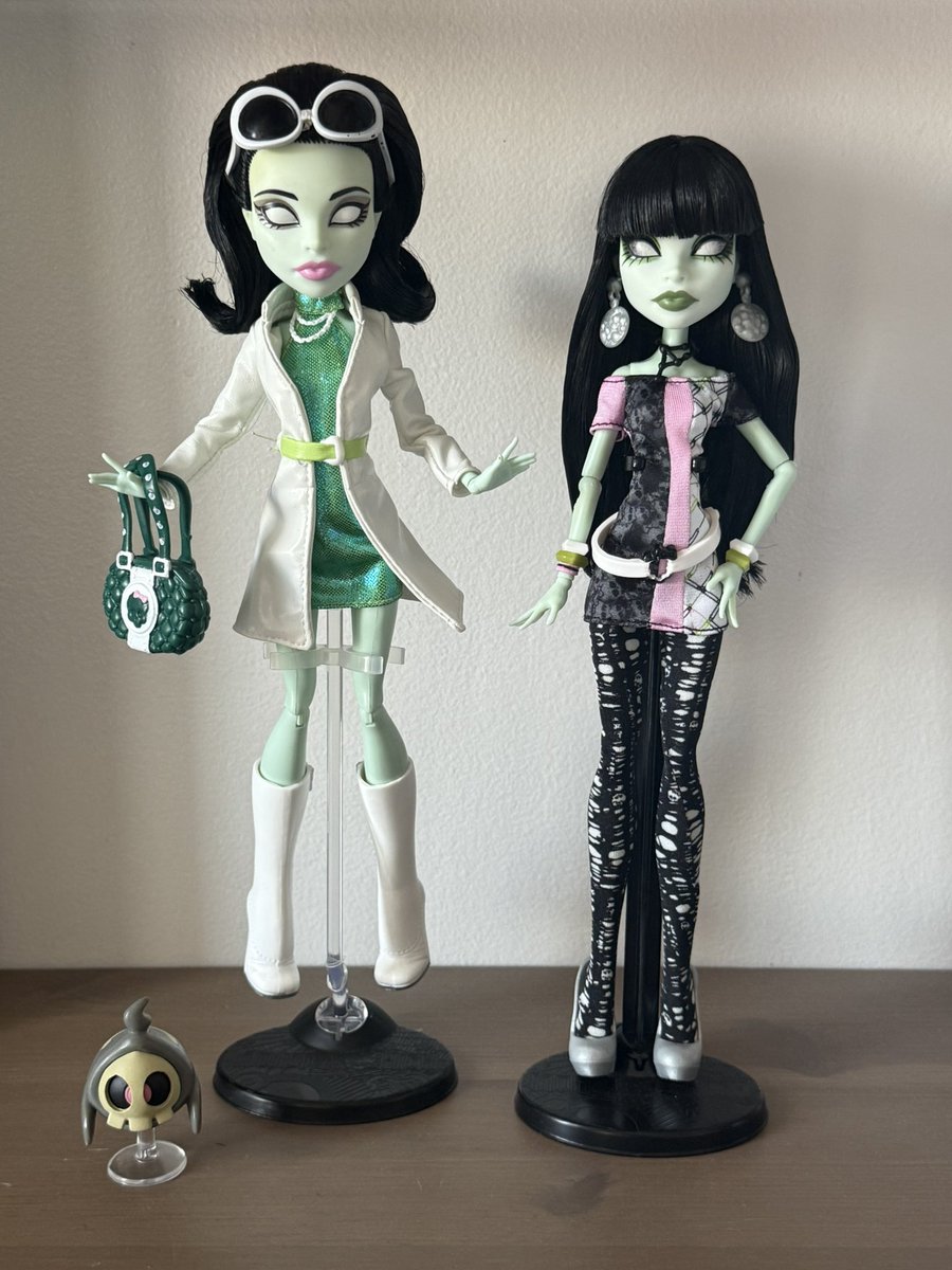 Dollinque 🔗 tweet media