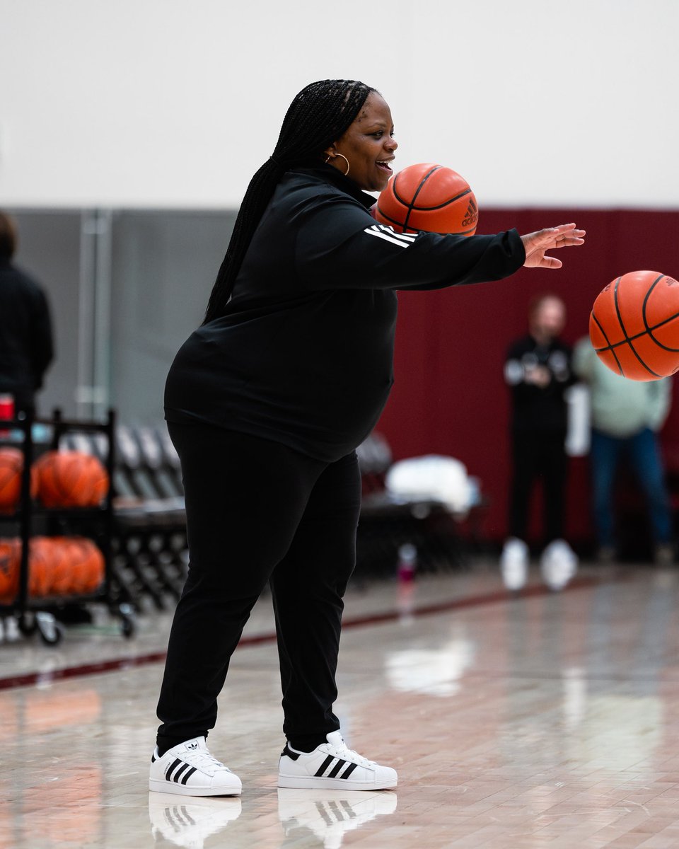 UMass Women's Basketball tweet media