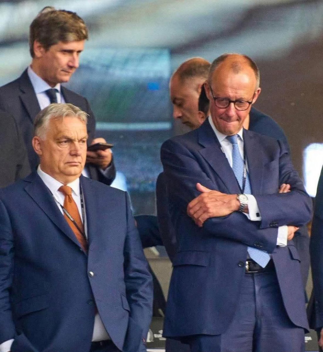 karinaksr tweet media